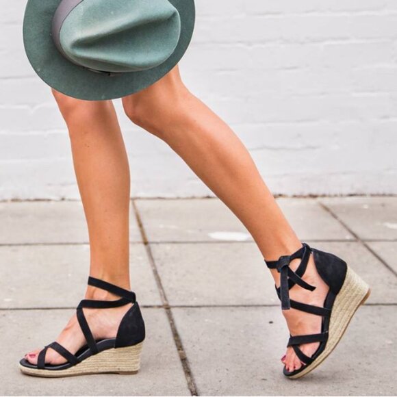 Blush leather supportive wedge sandals - Picture 6 of 6